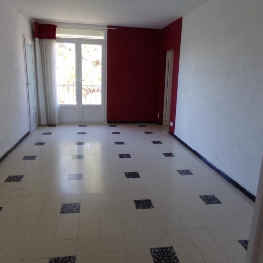  IMMOBILIER ET FINANCE : Apartment | NIMES (30000) | 80 m2 | 780 € 