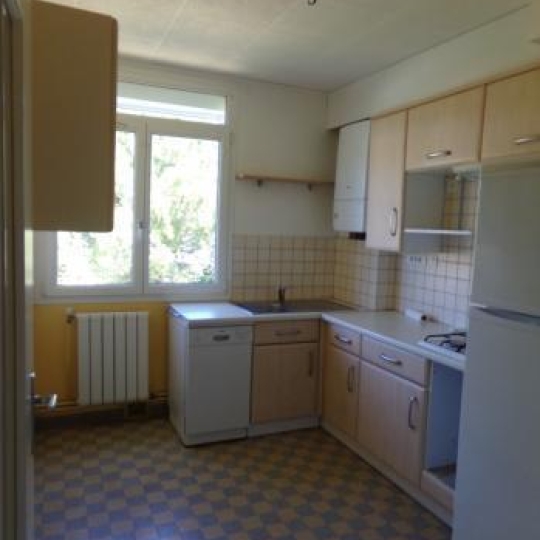  IMMOBILIER ET FINANCE : Apartment | NIMES (30000) | 80 m2 | 780 € 