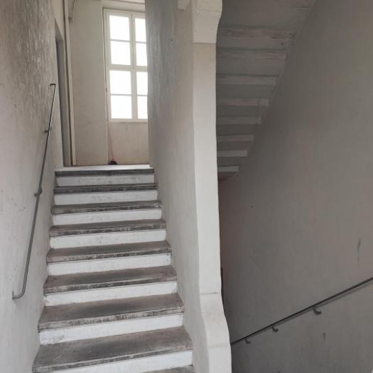  IMMOBILIER ET FINANCE : Immeuble | NIMES (30000) | 214 m2 | 350 000 € 