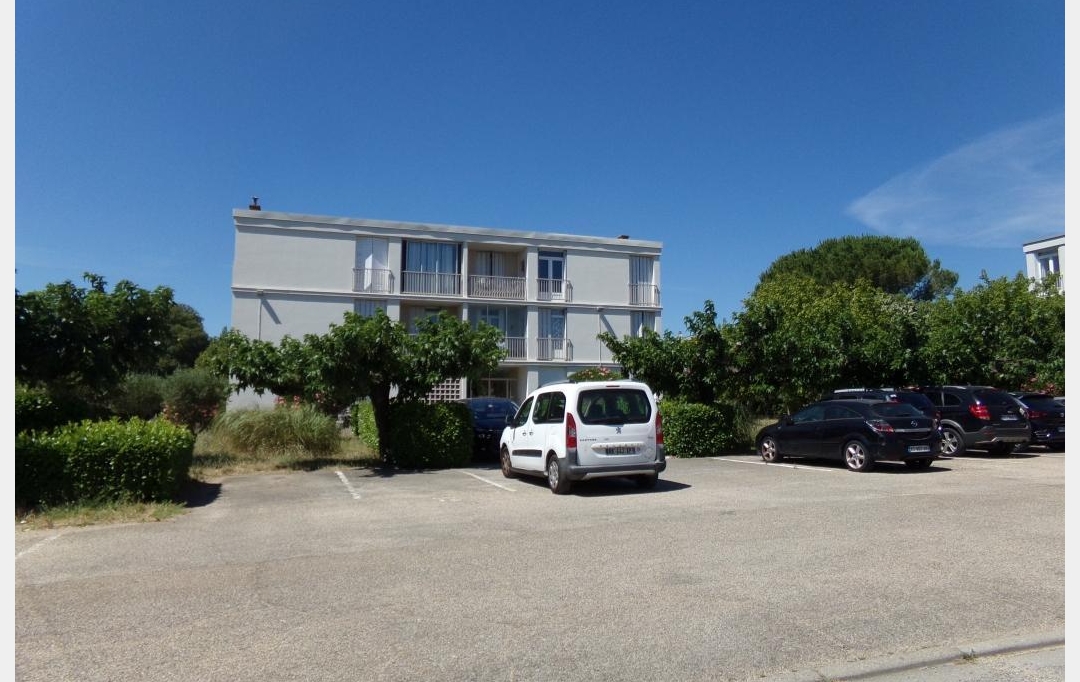 IMMOBILIER ET FINANCE : Apartment | NIMES (30000) | 80 m2 | 780 € 