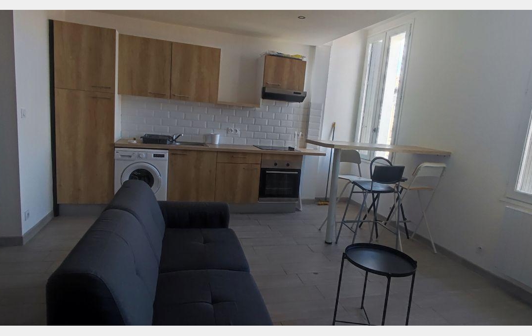 IMMOBILIER ET FINANCE : Apartment | NIMES (30000) | 75 m2 | 750 € 