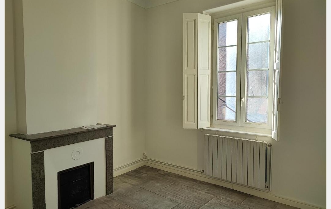 IMMOBILIER ET FINANCE : Appartement | NIMES (30000) | 106 m2 | 1 180 € 