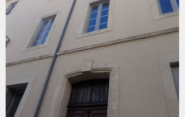 Appartement P2   NIMES  61 m2 166 000 € 